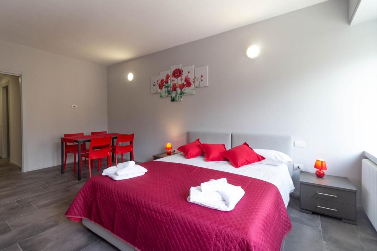 Appartamento Papavero - Affitti Brevi Italia Lecco Buitenkant foto